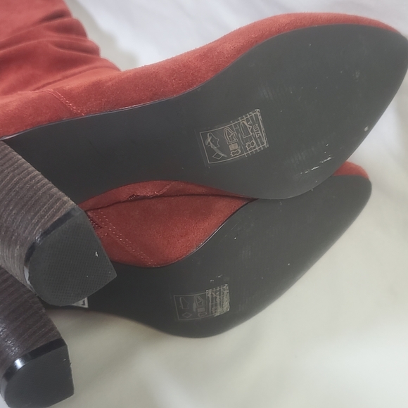 Andre Women’s Red Leather Suede Block Heel Boots Size 7.5 (38 Euro) - Picture 11 of 15